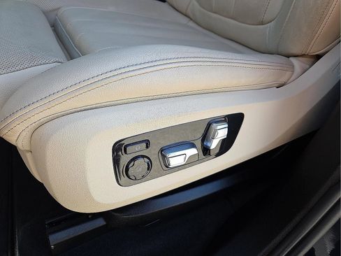 Used 2021 BMW X7 xDrive40i w/ Luxury Seating Package image 15