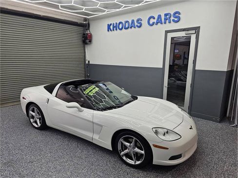 Used 2011 Chevrolet Corvette Coupe w/ Preferred Equipment Group RWD image 13