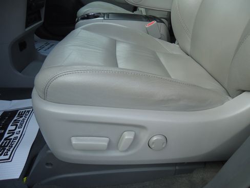 Used 2015 Toyota Sienna XLE Premium AWD/4WD image 24
