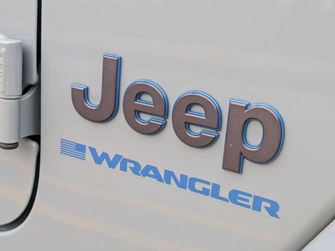 Used 2024 Jeep Wrangler Unlimited w/ Convenience Group image 22