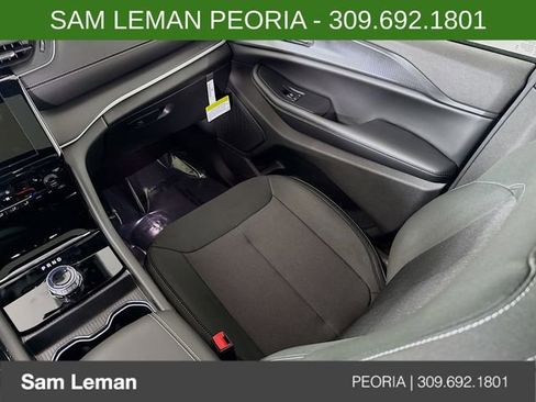 New 2025 Jeep Grand Cherokee Laredo w/ Luxury Tech Group I image 23