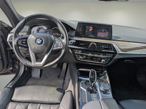 Used 2018 BMW 530e RWD image 12