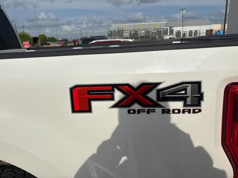 Used 2022 Ford F250 Platinum w/ FX4 Off-Road Package image 11