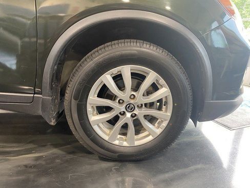 Used 2019 Nissan Rogue SV AWD/4WD image 9