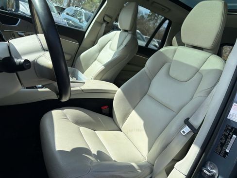 Certified 2023 Volvo XC90 B6 Core image 27