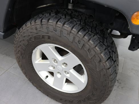 Used 2014 Jeep Wrangler Unlimited Sport w/ Quick Order Package 24S AWD/4WD image 3