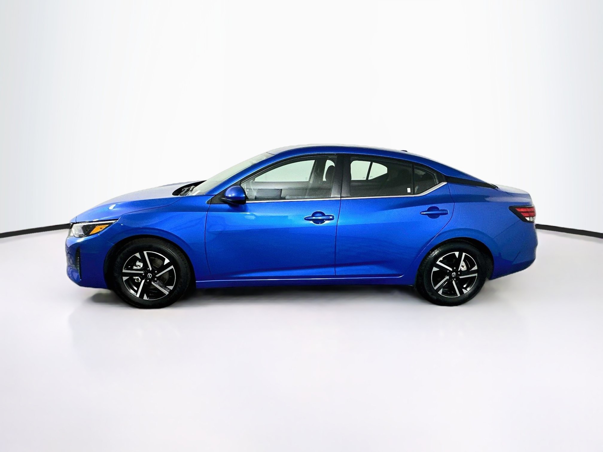 Used 2025 Nissan Sentra SV FWD image 4