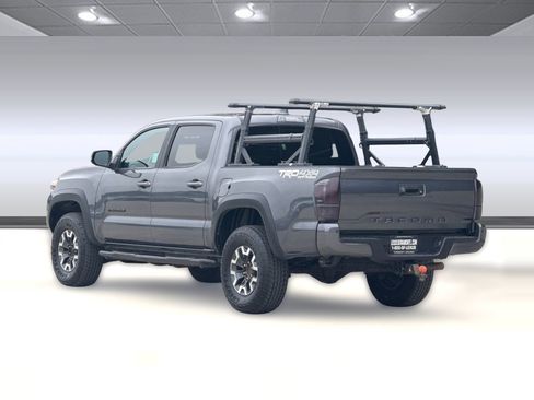 Used 2021 Toyota Tacoma TRD Off-Road w/ Technology Package AWD/4WD image 3