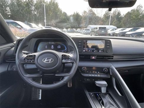 Certified 2025 Hyundai Elantra Sport image 10