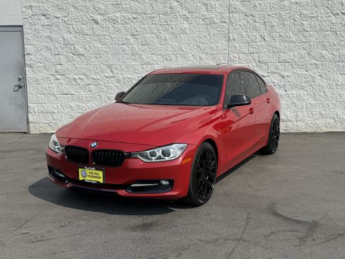 Used 2013 BMW 335i xDrive Sedan AWD/4WD image 3