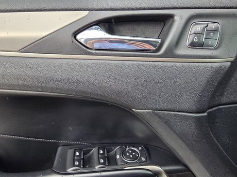 Used 2017 Lincoln MKC Premiere FWD image 13