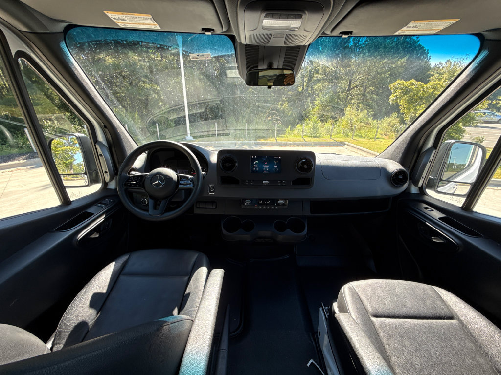 Used 2020 Mercedes-Benz Sprinter 2500 image 16