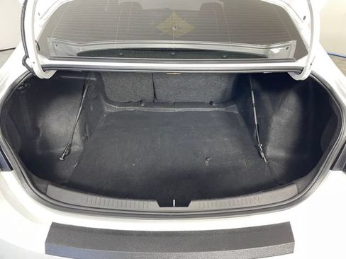 Used 2018 Chevrolet Malibu LT FWD image 17