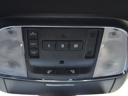 Used 2018 Dodge Charger GT AWD/4WD image 32
