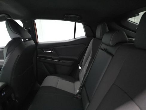 New 2026 Subaru Uncharted Premium FWD image 9