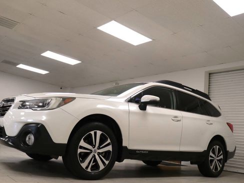 Used 2019 Subaru Outback 2.5i Limited w/ Popular Package #2 image 9