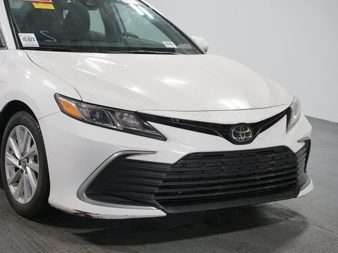 Used 2024 Toyota Camry LE image 4