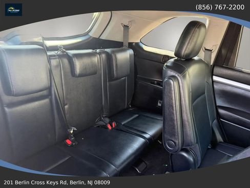 Used 2017 Toyota Highlander XLE FWD image 17