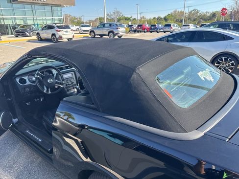 Used 2010 Ford Mustang GT image 15