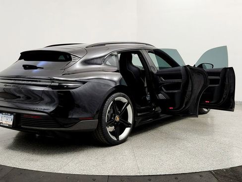 Used 2023 Porsche Taycan GTS image 11