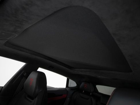 Used 2022 Lamborghini Urus image 38