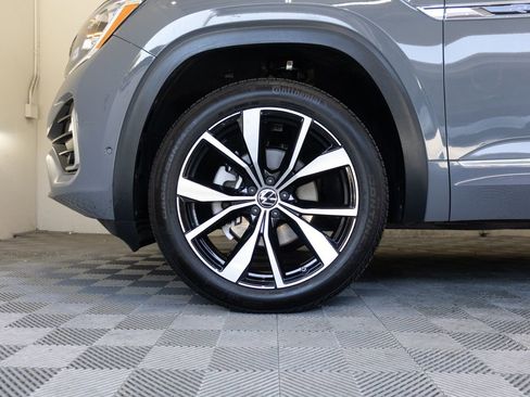 Used 2025 Volkswagen Atlas SEL Premium R-Line AWD/4WD image 9