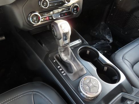 New 2025 Ford Bronco Outer Banks image 15