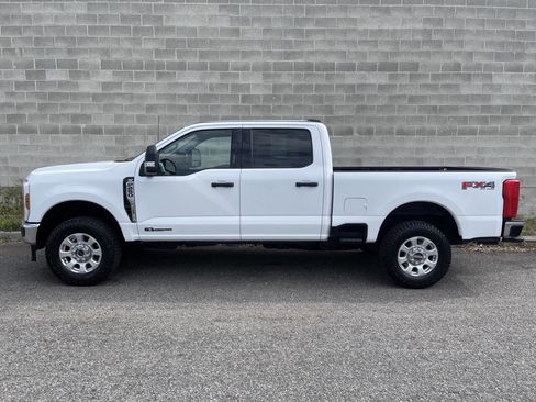 Used 2024 Ford F250 XLT w/ FX4 Off-Road Package AWD/4WD image 10