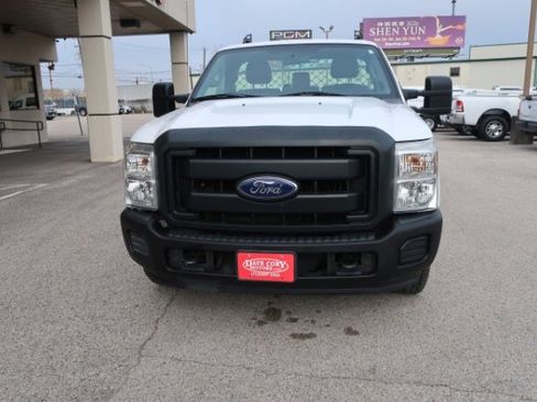 Used 2015 Ford F250 XL w/ Camper Package image 2
