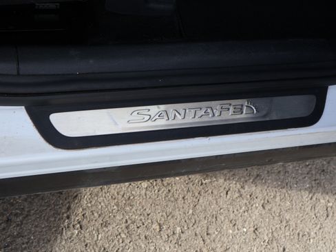Used 2019 Hyundai Santa Fe Limited image 10