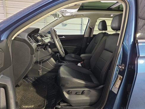 Used 2020 Volkswagen Tiguan SE w/ Panoramic Sunroof Package FWD image 11
