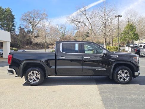 Certified 2024 GMC Sierra 1500 SLT image 2