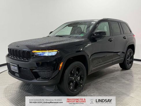 New 2025 Jeep Grand Cherokee Altitude AWD/4WD image 4