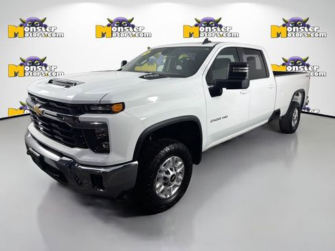 Used 2024 Chevrolet Silverado 2500 LT image 1