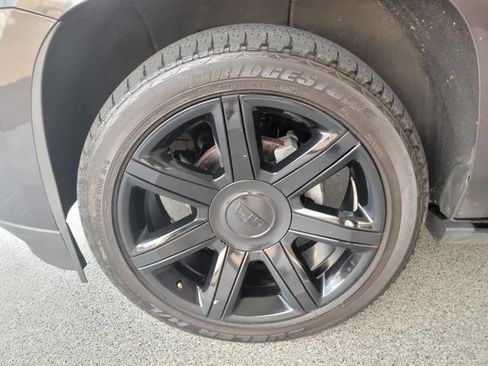 Used 2016 Cadillac Escalade ESV Premium AWD/4WD image 6