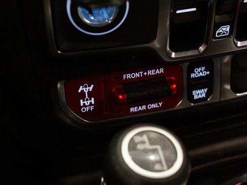 Used 2021 Jeep Wrangler Unlimited Rubicon AWD/4WD image 13