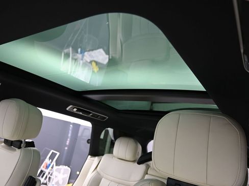 New 2026 Land Rover Range Rover SE image 30