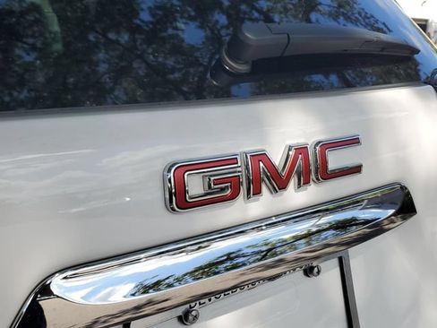 Used 2023 GMC Terrain SLE w/ Driver Convenience Package FWD image 28