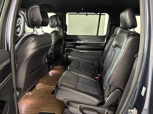 Used 2022 Jeep Wagoneer Series III w/ Convenience Group I RWD image 27