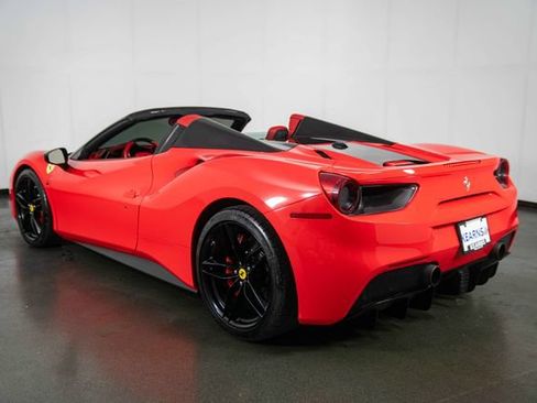 Used 2018 Ferrari 488 Spider RWD image 6