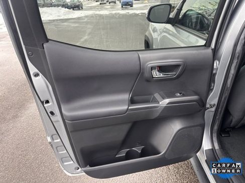 Used 2023 Toyota Tacoma TRD Off-Road image 7