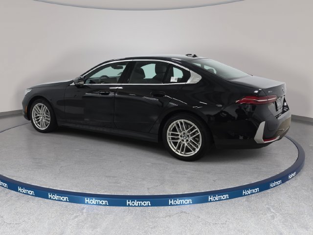 Certified 2024 BMW 530i xDrive w/ Executive Package AWD/4WD image 7