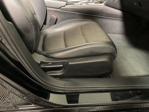 Used 2018 Honda Accord Sport image 35
