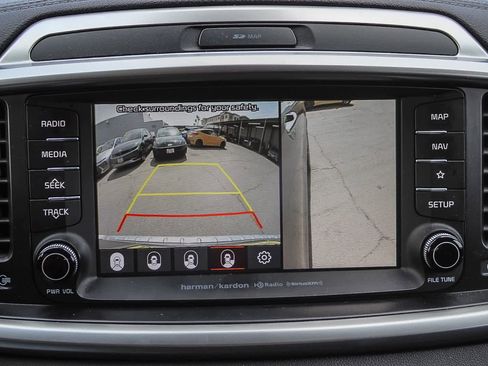 Used 2019 Kia Sorento SX w/ SX Touring Package image 19