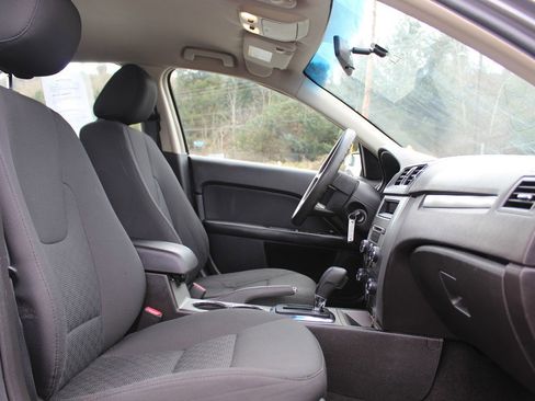 Used 2010 Ford Fusion SE image 16