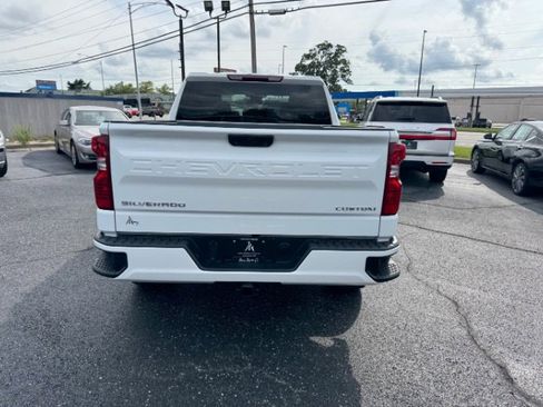 Used 2023 Chevrolet Silverado 1500 Custom AWD/4WD image 3