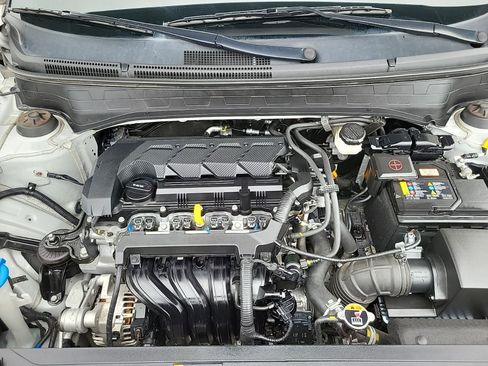 Used 2024 Hyundai Venue SEL FWD image 13
