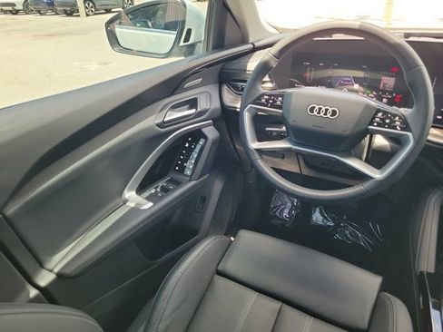 Certified 2025 Audi Q5 Premium AWD/4WD image 13