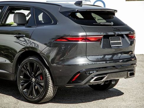 New 2025 Jaguar F-PACE R-Dynamic S image 10
