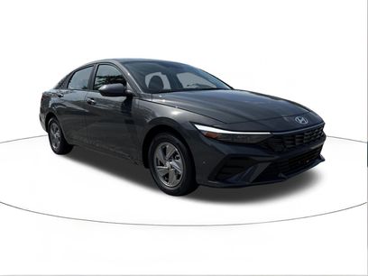 New 2026 Hyundai Elantra SE